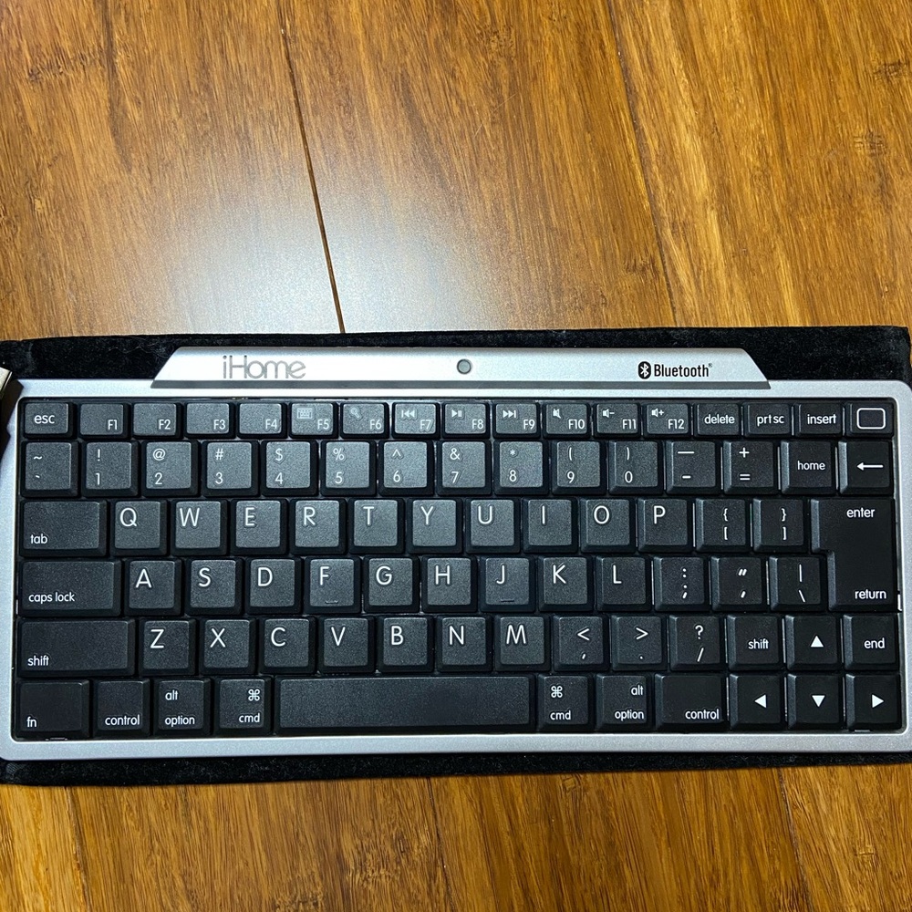 iHome Bluetooth Keyboard - Black